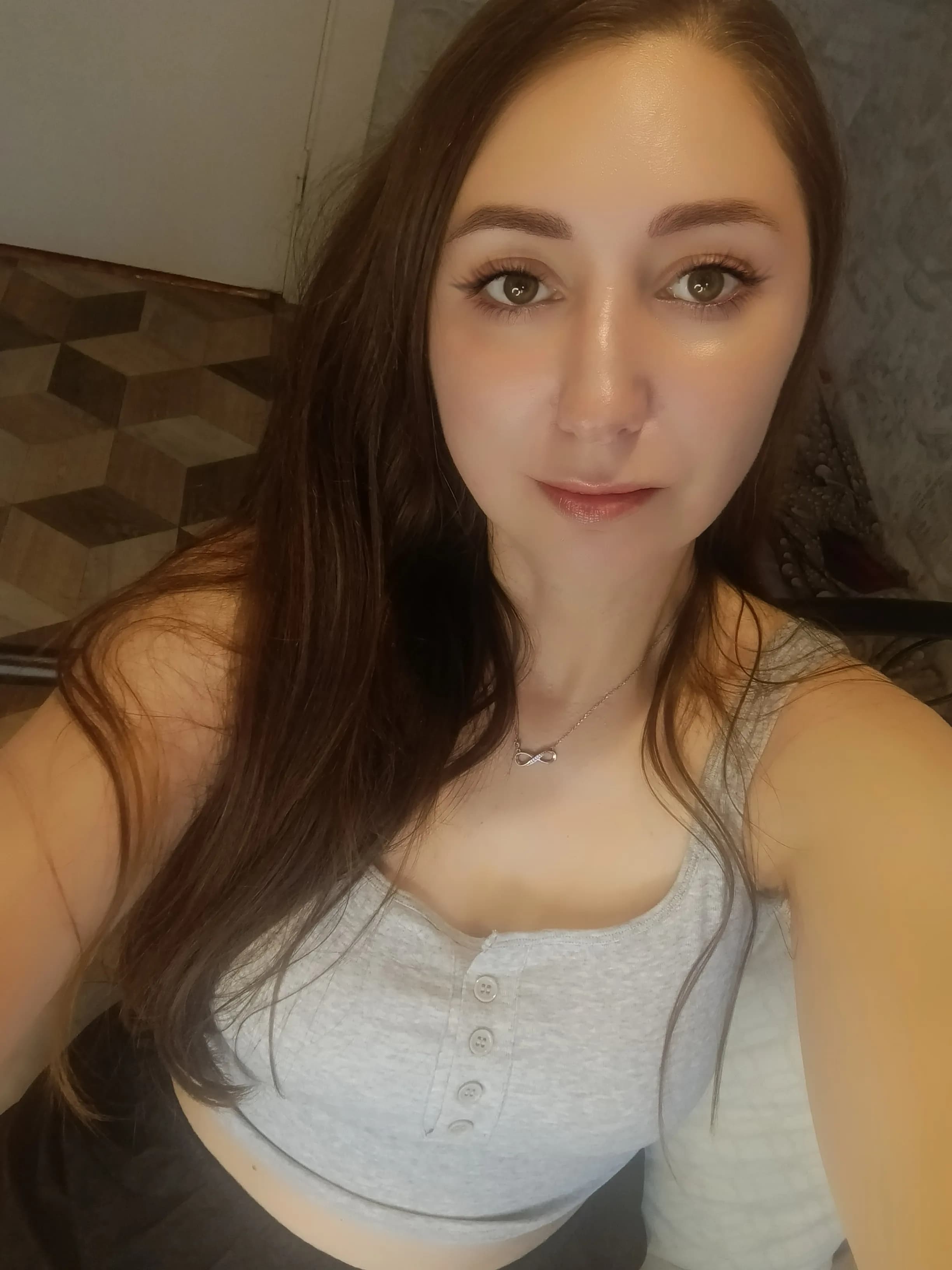 HairyDiana photo 1