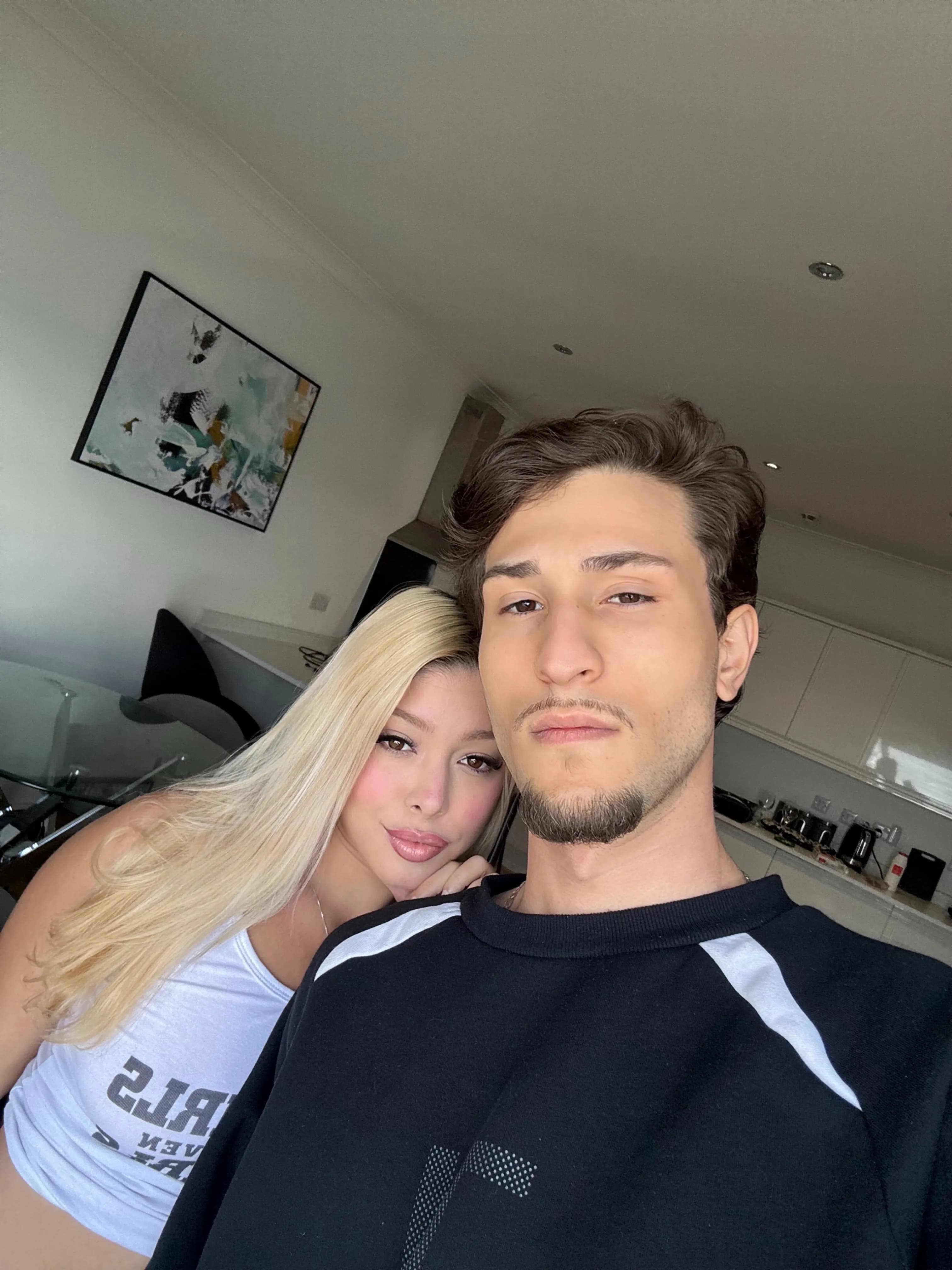     ScarlletCouple photo 4